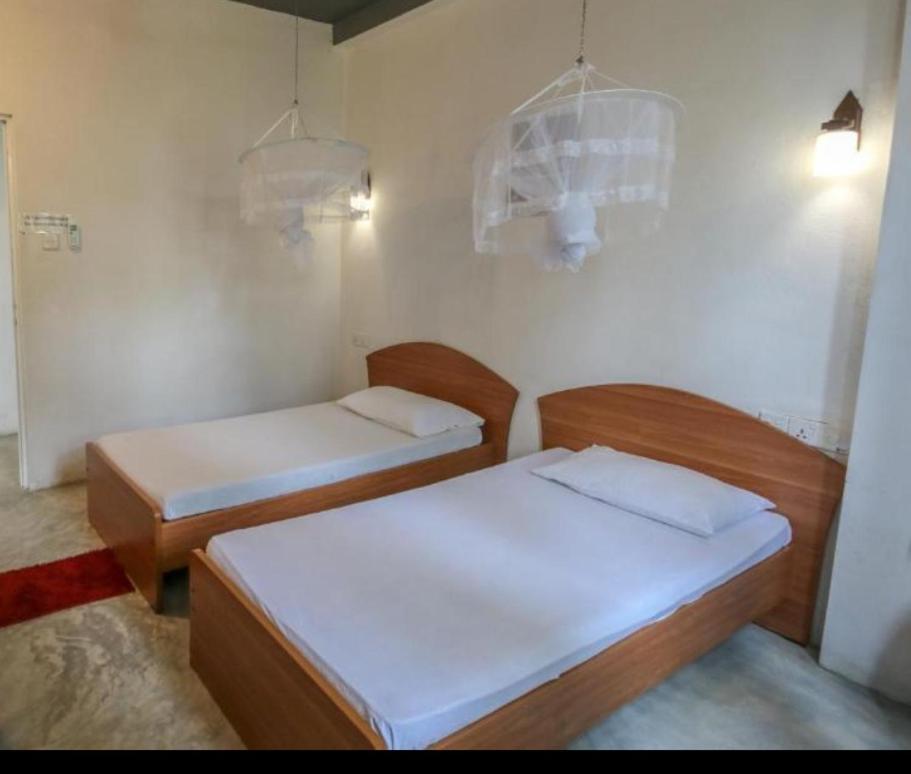 Holiday Inn Unawatuna Esterno foto