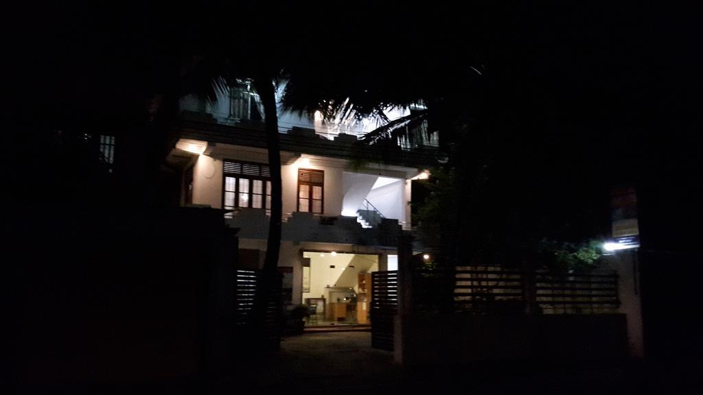 Holiday Inn Unawatuna Esterno foto